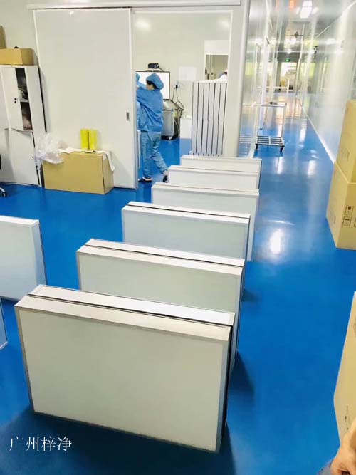 ULPA級(jí)超高效空氣過(guò)濾器生產(chǎn)檢測(cè)車(chē)間 ULPA級(jí)超高效空氣過(guò)濾器生產(chǎn)檢測(cè)車(chē)間