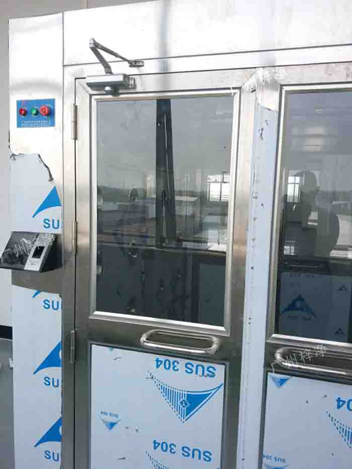 雙門(mén)門(mén)禁刷卡風(fēng)淋室產(chǎn)品細(xì)節(jié) 雙門(mén)門(mén)禁刷卡風(fēng)淋室產(chǎn)品細(xì)節(jié)