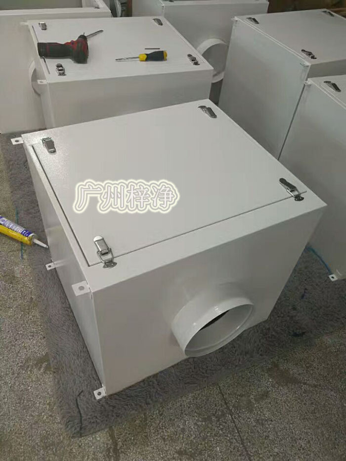 增壓新風柜根據(jù)所需風量的風壓不同，在電機功率適用范圍內調整風機轉速，達到所需效果；