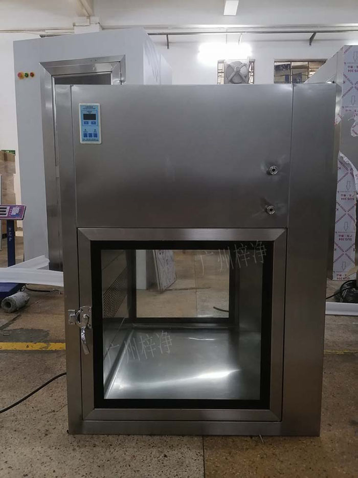 傳遞窗通常包括冷軋鋼板噴塑制作或優(yōu)質(zhì)不銹鋼制作、透明玻璃,紫外線殺菌燈、照明和局部高效過濾器等。 傳遞窗通常包括冷軋鋼板噴塑制作或優(yōu)質(zhì)不銹鋼制作、透明玻璃,紫外線殺菌燈、照明和局部高效過濾器等。