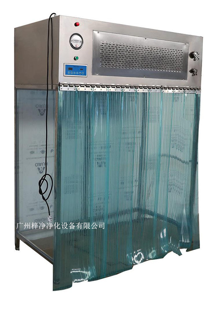 百級潔凈層流罩它主要由箱體、風(fēng)機(jī)、初效空氣過濾器、高效空氣過濾器、阻尼層、燈具等組成。