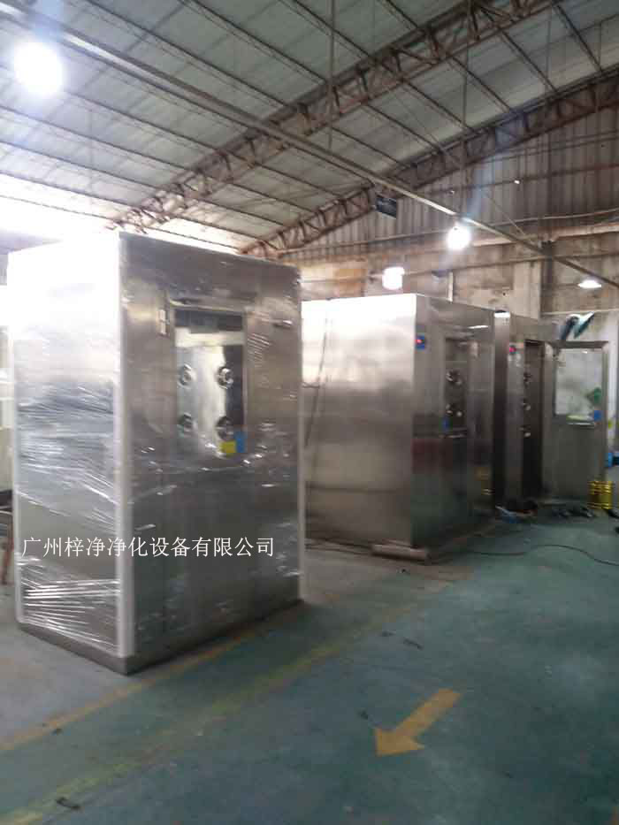 風(fēng)淋室和貨淋室是兩種常見的空氣凈化設(shè)備 風(fēng)淋室和貨淋室是兩種常見的空氣凈化設(shè)備