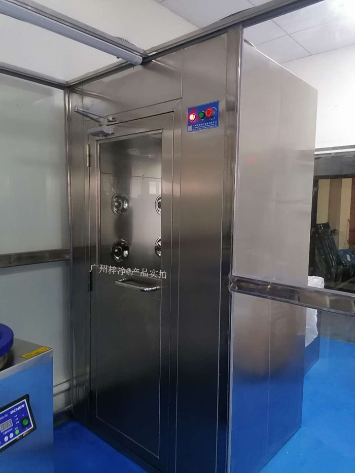 風淋室廣泛應用于電子、生物醫(yī)藥、食品等行業(yè)。