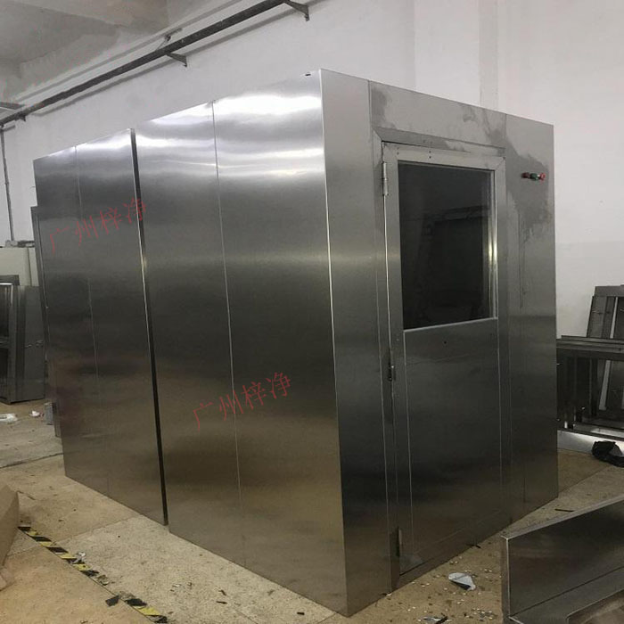 風淋室正常運行對于保障環(huán)境的潔凈度至關重要 風淋室正常運行對于保障環(huán)境的潔凈度至關重要