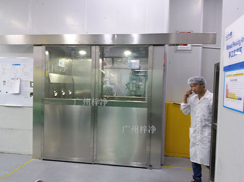 風(fēng)淋室安裝現(xiàn)場實(shí)拍圖 風(fēng)淋室安裝現(xiàn)場實(shí)拍圖