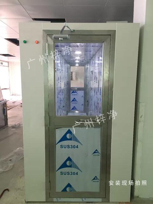 5米風(fēng)淋通道現(xiàn)場(chǎng)安裝實(shí)拍 5米風(fēng)淋通道現(xiàn)場(chǎng)安裝實(shí)拍